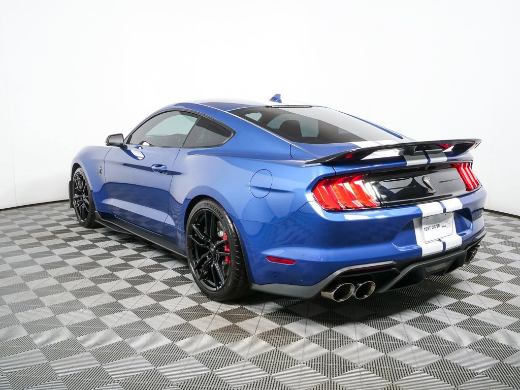 Used 2021 Ford Mustang Shelby GT500 w/ Technology Package RWD image 3
