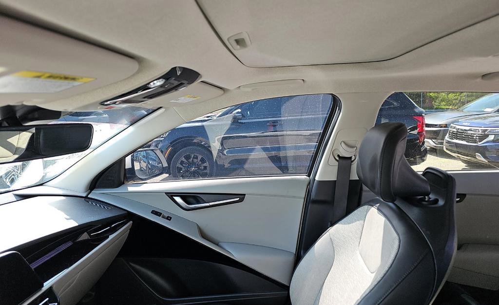 Certified 2023 Kia Niro Wave w/ Wave Preserve Package image 14