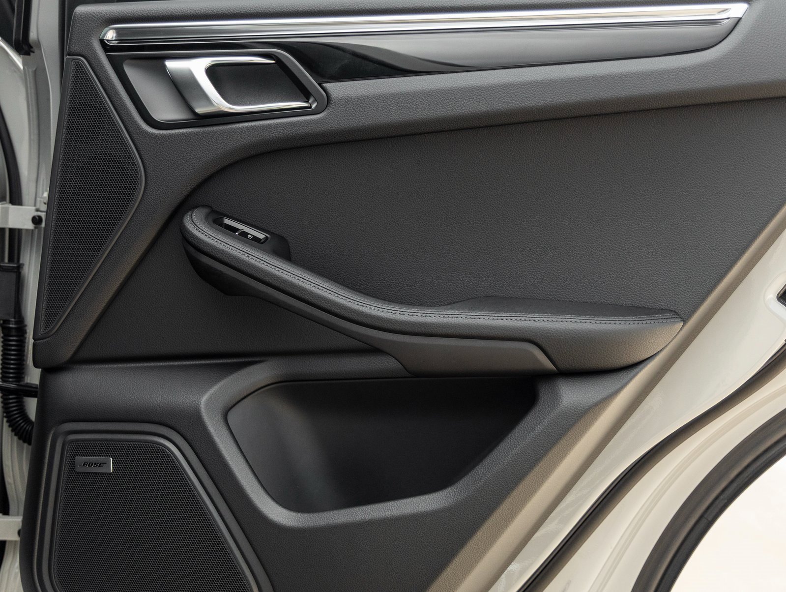 New 2026 Porsche Macan image 38