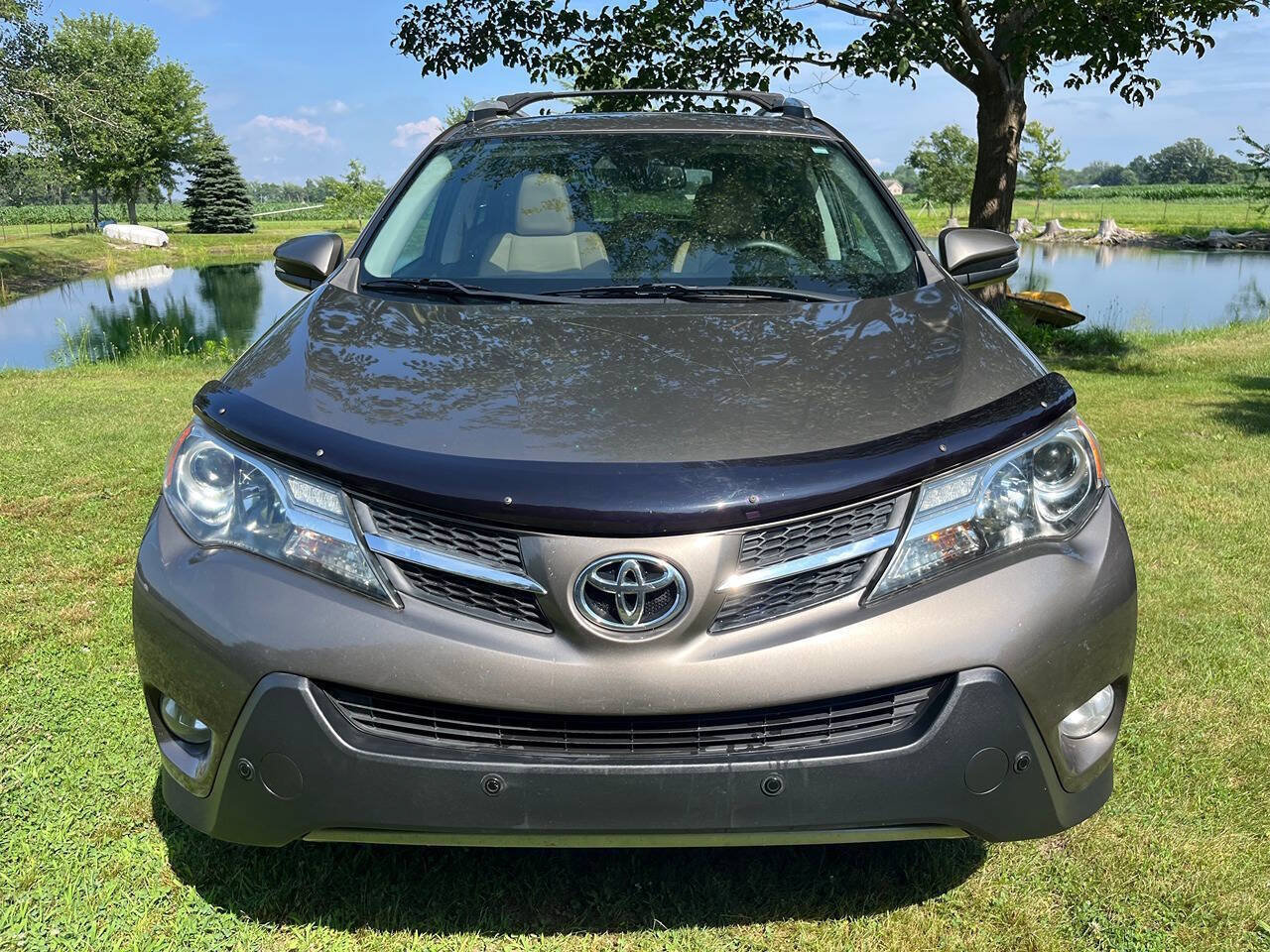 Used 2015 Toyota RAV4 Limited w/ Technology Package AWD/4WD image 2