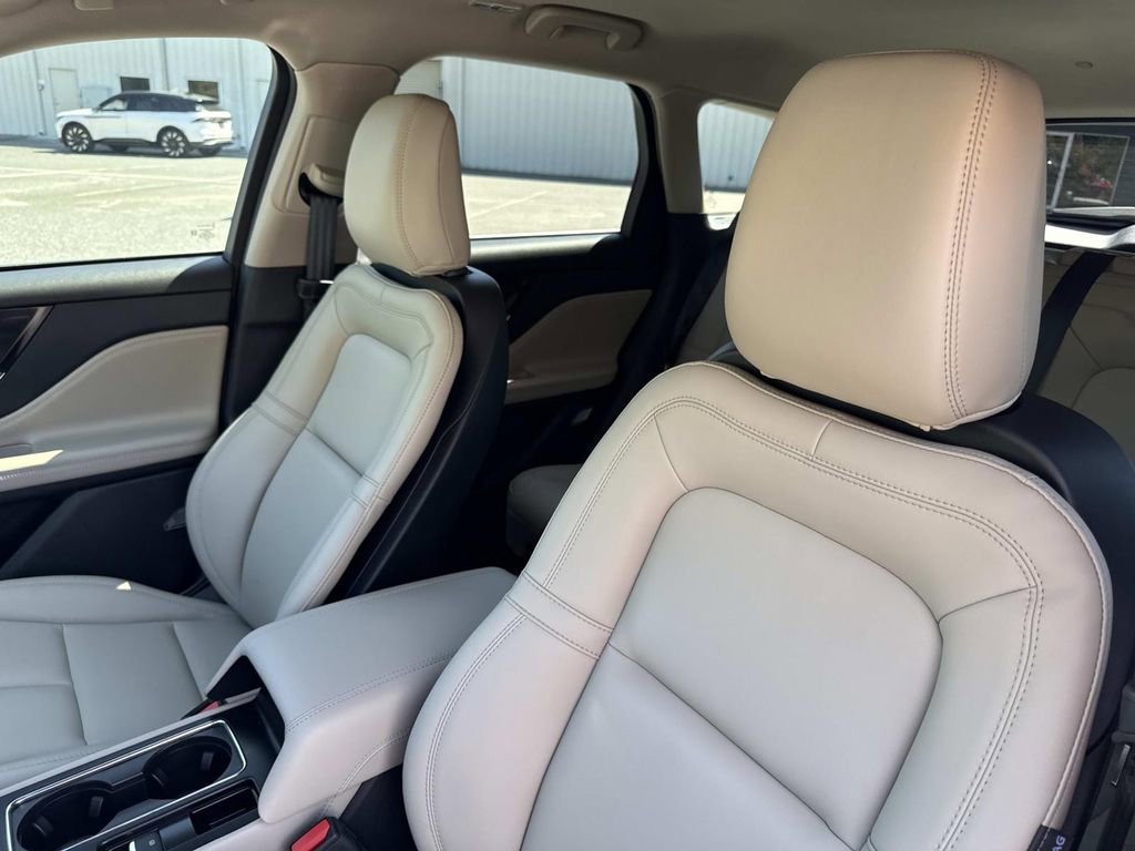 New 2026 Lincoln Corsair Premiere image 21