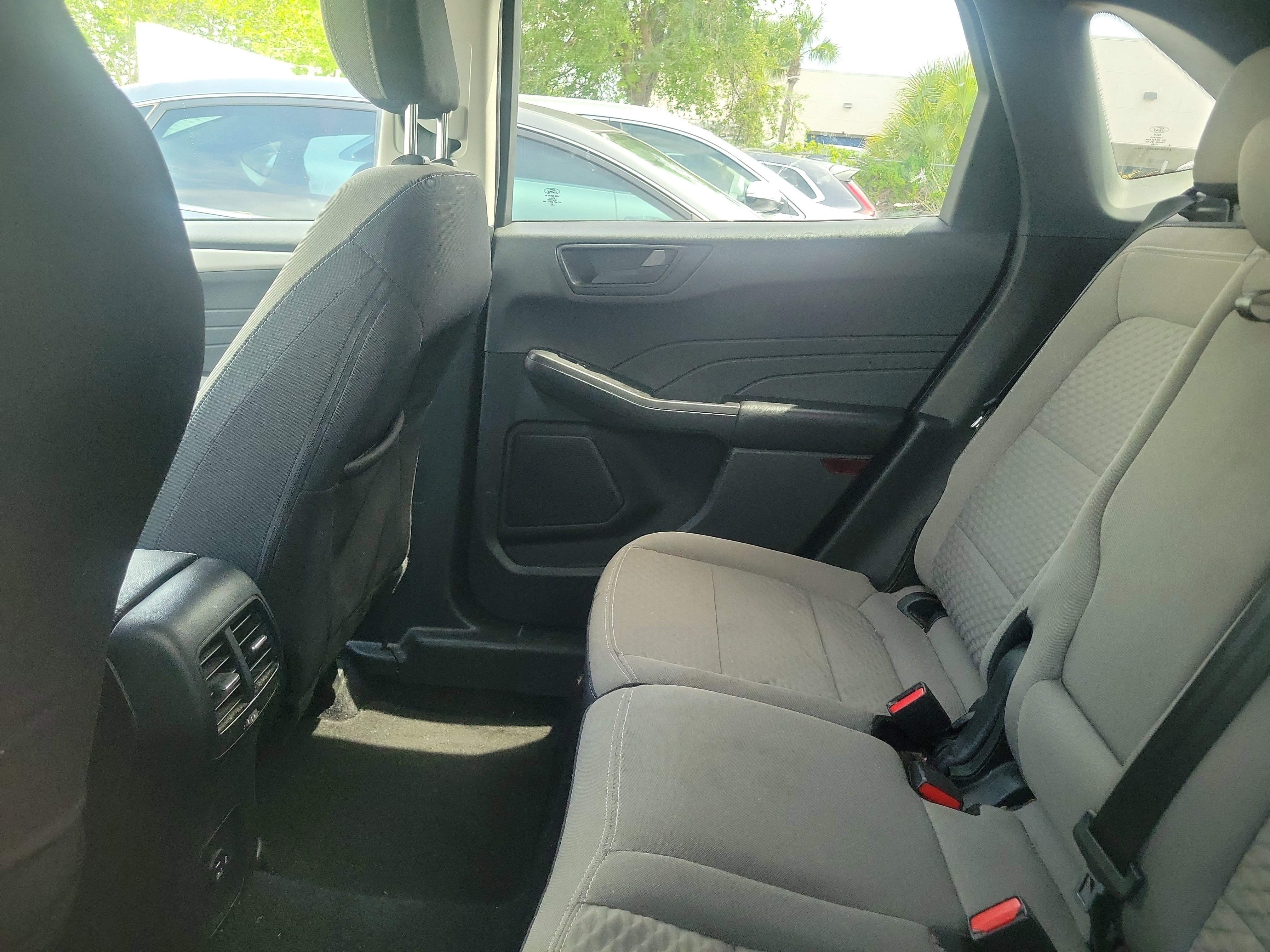 Used 2022 Ford Escape SE w/ SE Sport Appearance Package FWD image 7