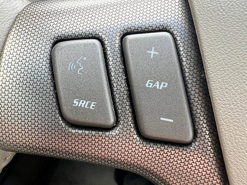 Used 2004 Cadillac XLR image 10