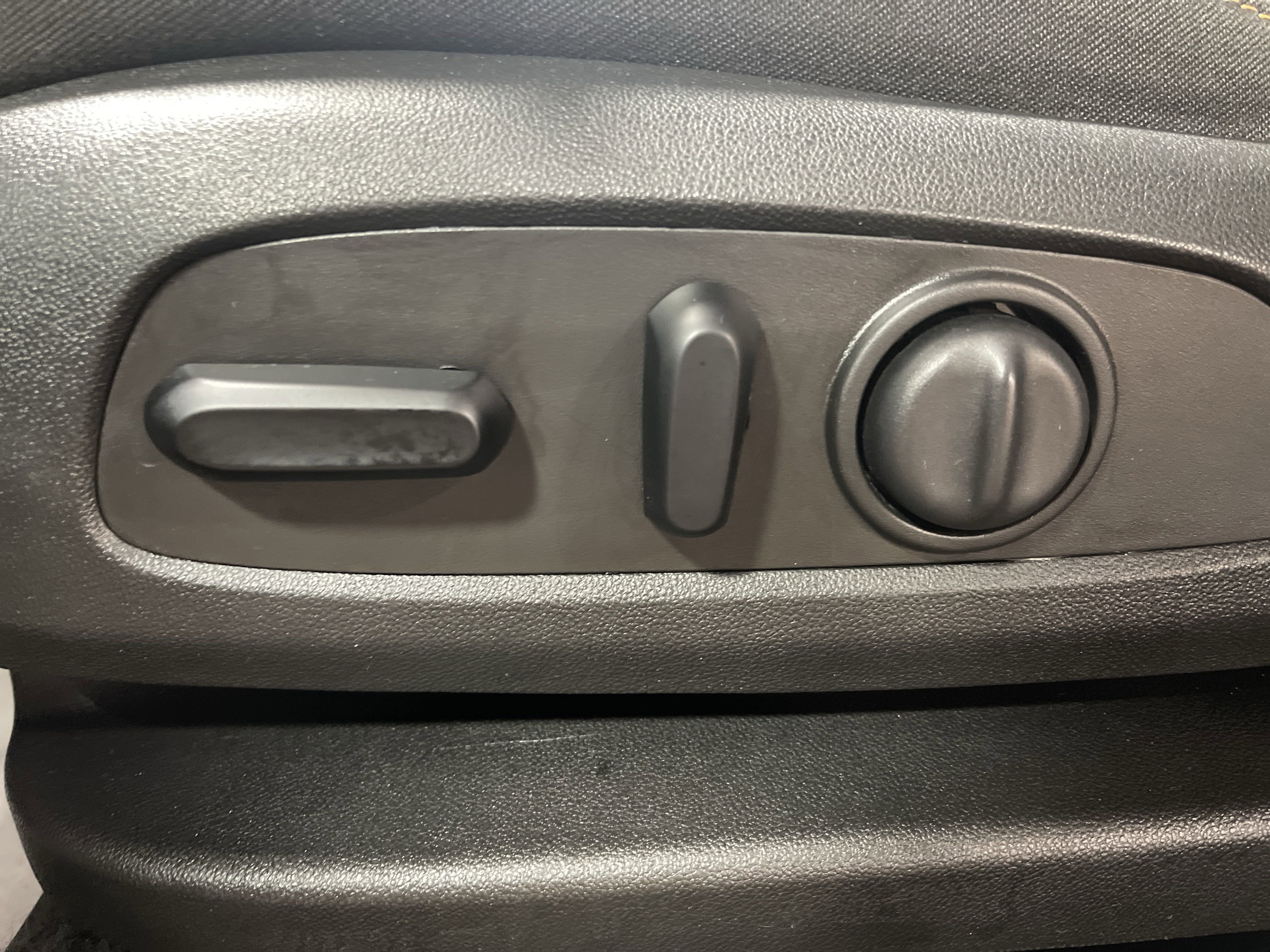 Used 2023 Chevrolet Equinox LT w/ LPO, Floor Liner Package image 11