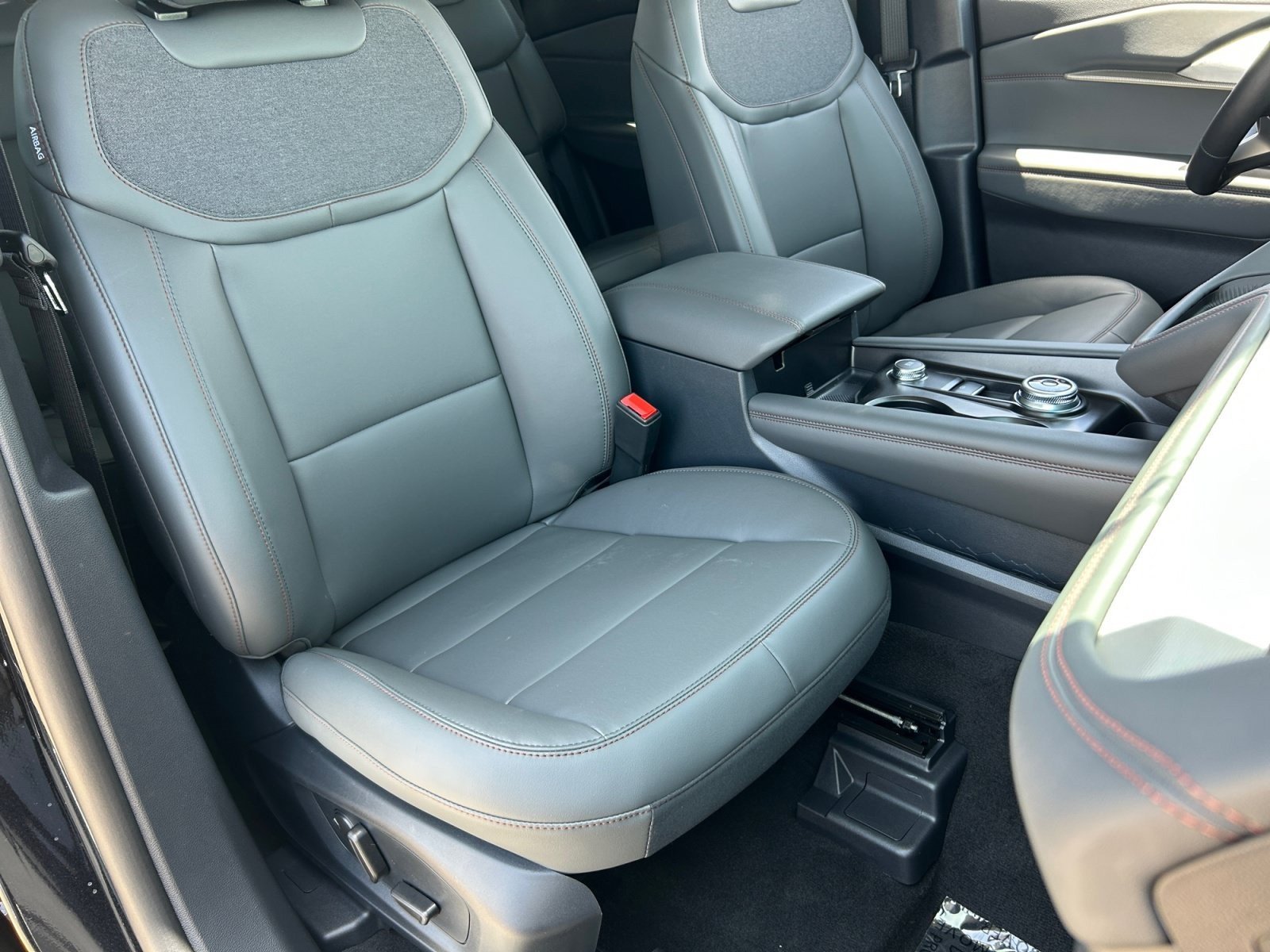 New 2026 Ford Explorer Active w/ Active Comfort Package RWD image 19
