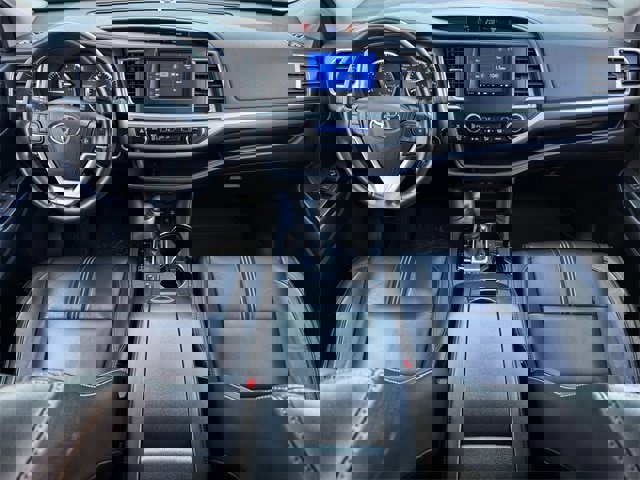 Used 2017 Toyota Highlander SE image 10