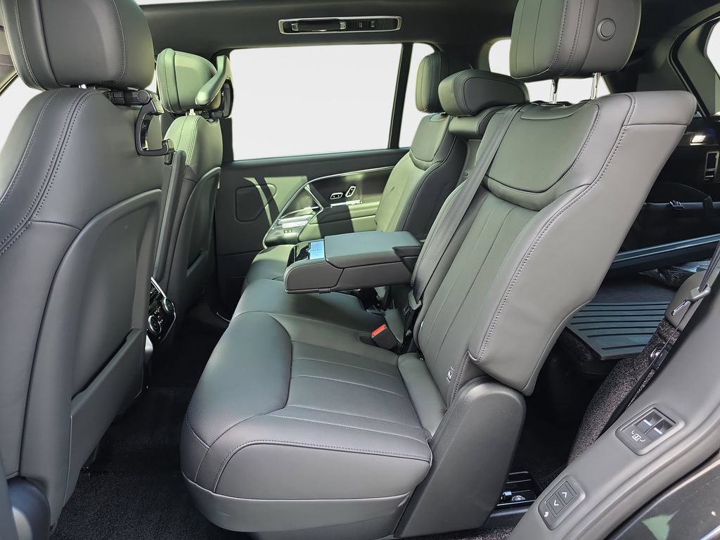 New 2026 Land Rover Range Rover Long Wheelbase SE AWD/4WD image 14