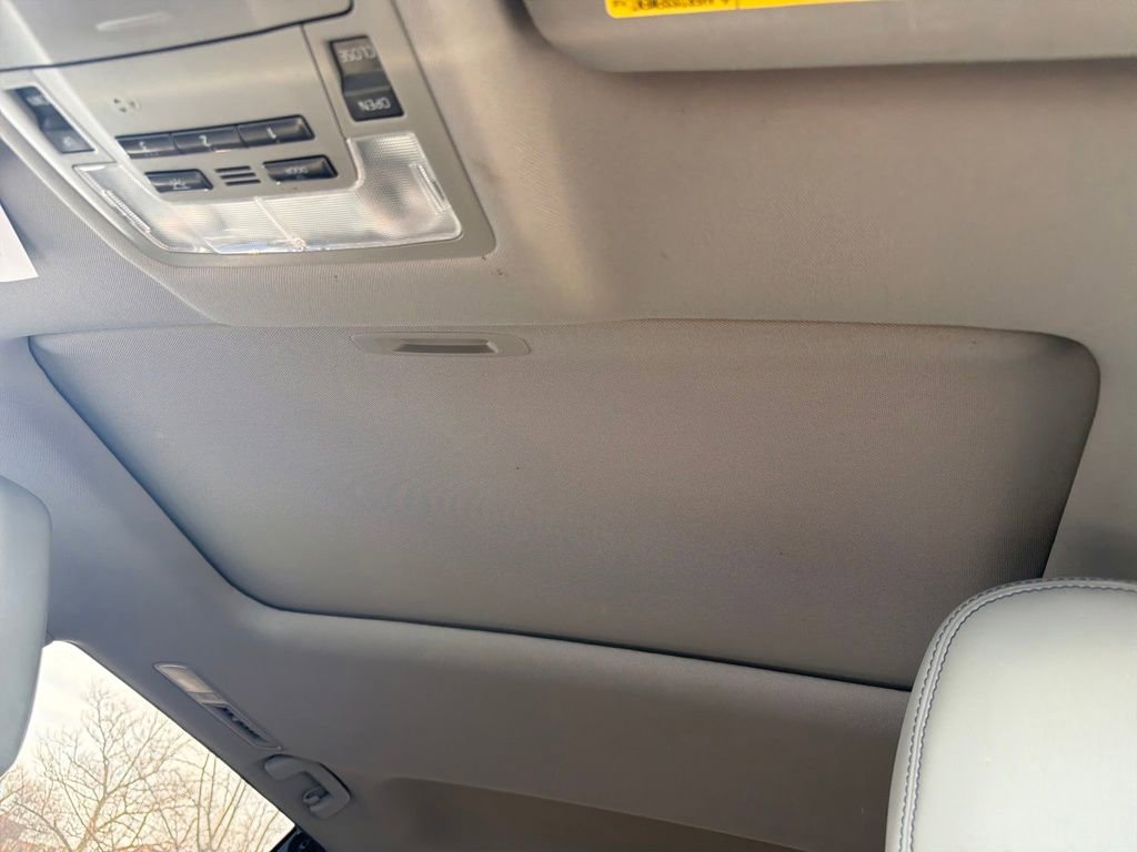 Used 2017 Toyota Highlander XLE image 23