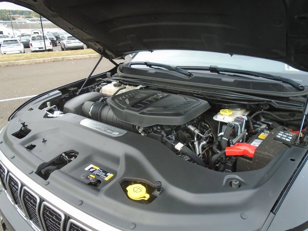 Used 2024 Jeep Wagoneer L Base image 22