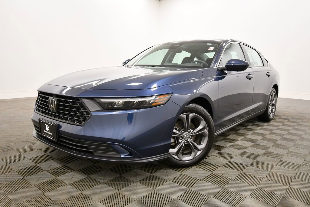 Used 2024 Honda Accord EX image 2