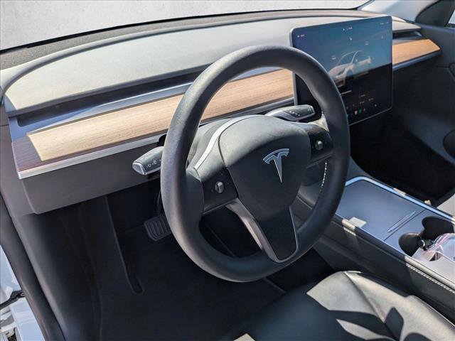 Used 2022 Tesla Model Y Long Range image 10