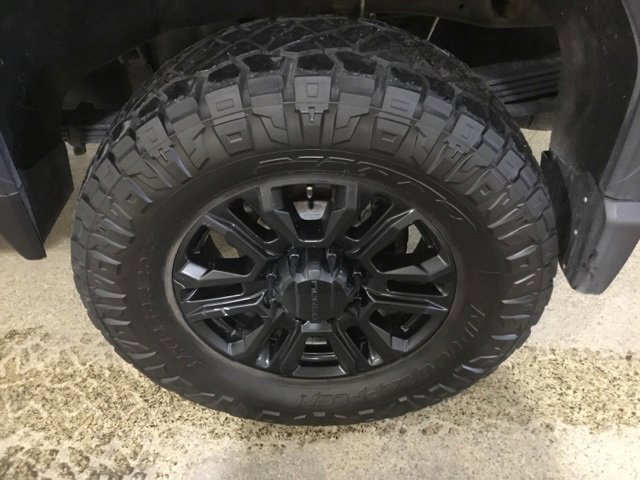 Used 2021 GMC Sierra 2500 Denali w/ Denali Black Diamond Edition image 18