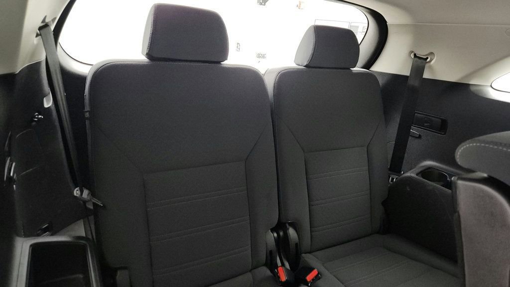 Used 2017 Kia Sorento FWD w/ LX Convenience Package image 41
