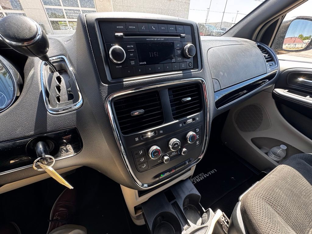 Used 2016 Dodge Grand Caravan SE FWD image 11
