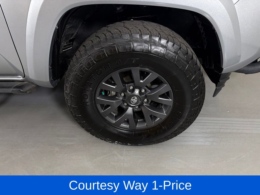 Used 2023 Toyota Tacoma SR5 RWD image 13