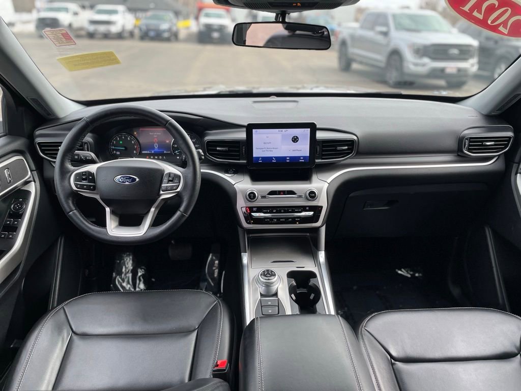 Used 2021 Ford Explorer XLT w/ Equipment Group 202A image 10