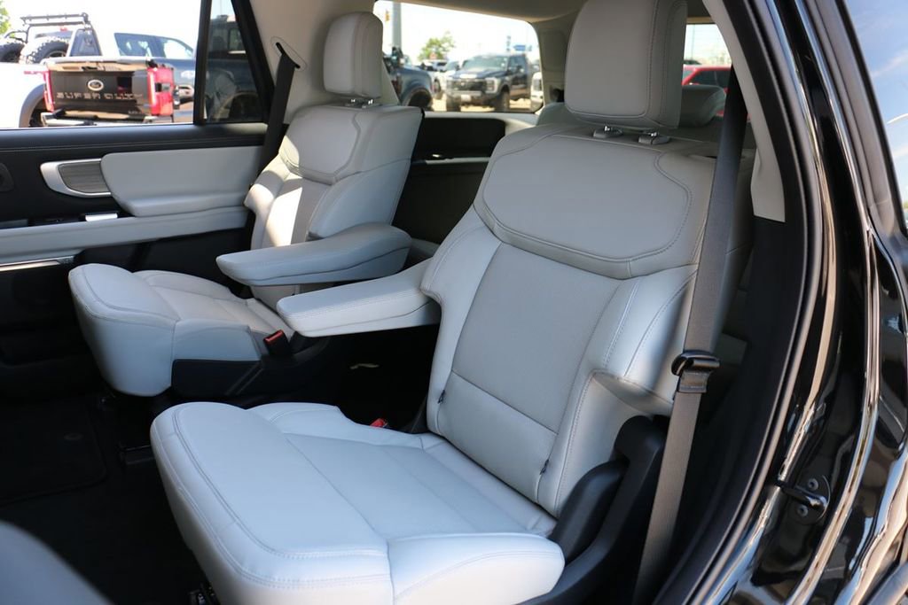 New 2025 Ford Expedition Platinum w/ Driver's Package image 20