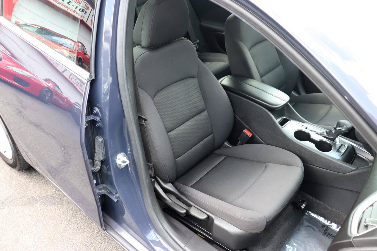 Used 2025 Chevrolet Malibu LT FWD image 14