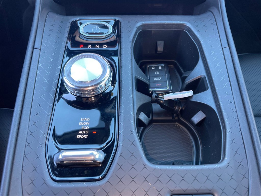 Used 2025 Jeep Wagoneer Launch Edition w/ Trailer Tow Group image 17