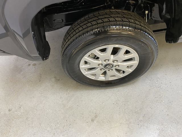 Used 2025 Toyota Tacoma SR5 AWD/4WD image 13