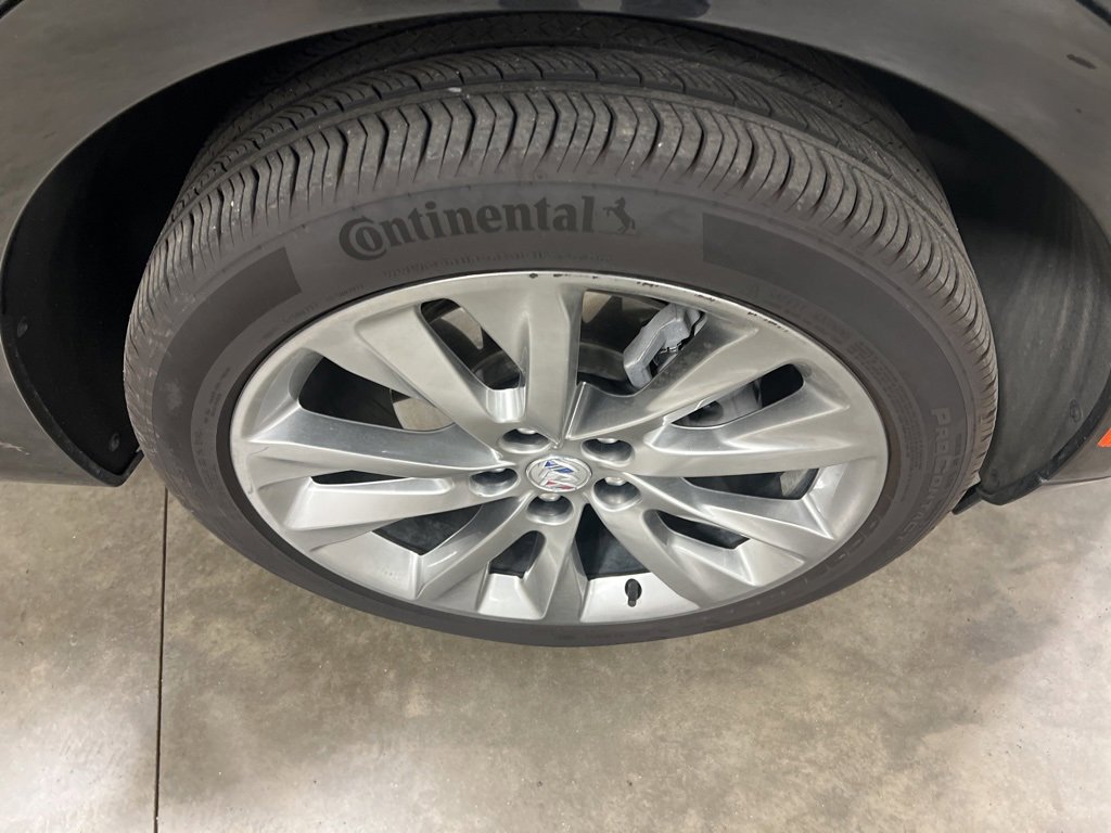 Certified 2022 Buick Envision Avenir w/ Technology Package II image 19