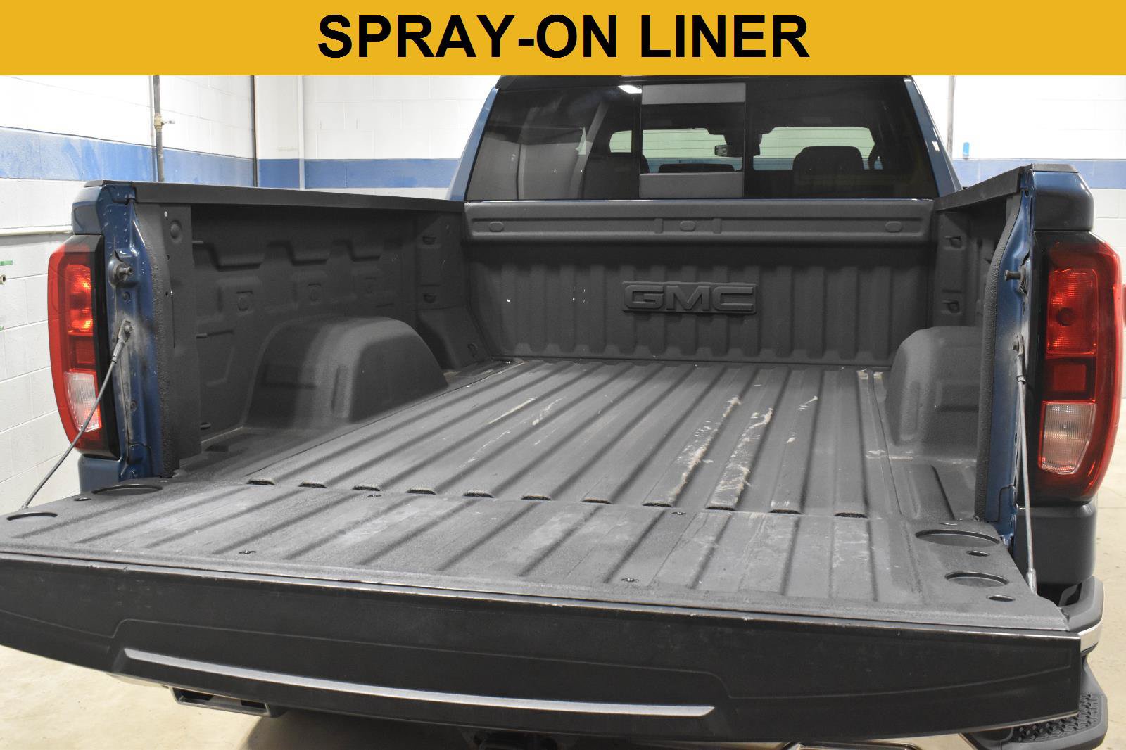 Used 2024 GMC Sierra 1500 SLE w/ Preferred Package AWD/4WD image 5