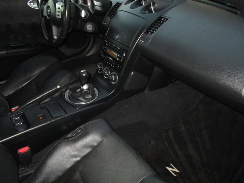 Used 2005 Nissan 350Z Grand Touring RWD image 28