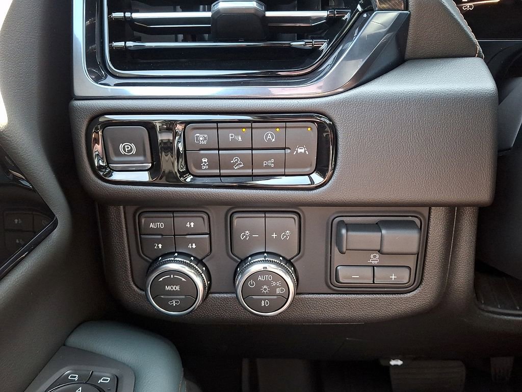 New 2026 GMC Yukon AT4 w/ AT4 Premium Plus Package image 17