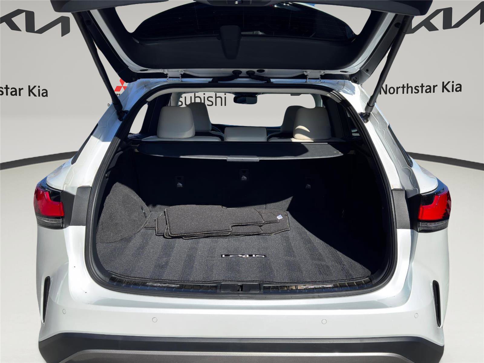 Used 2023 Lexus RX 350 w/ Accessory Package (Z1) image 29