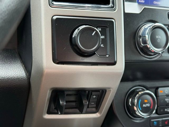 Used 2020 Ford F350 Lariat w/ Lariat Value Package AWD/4WD image 27