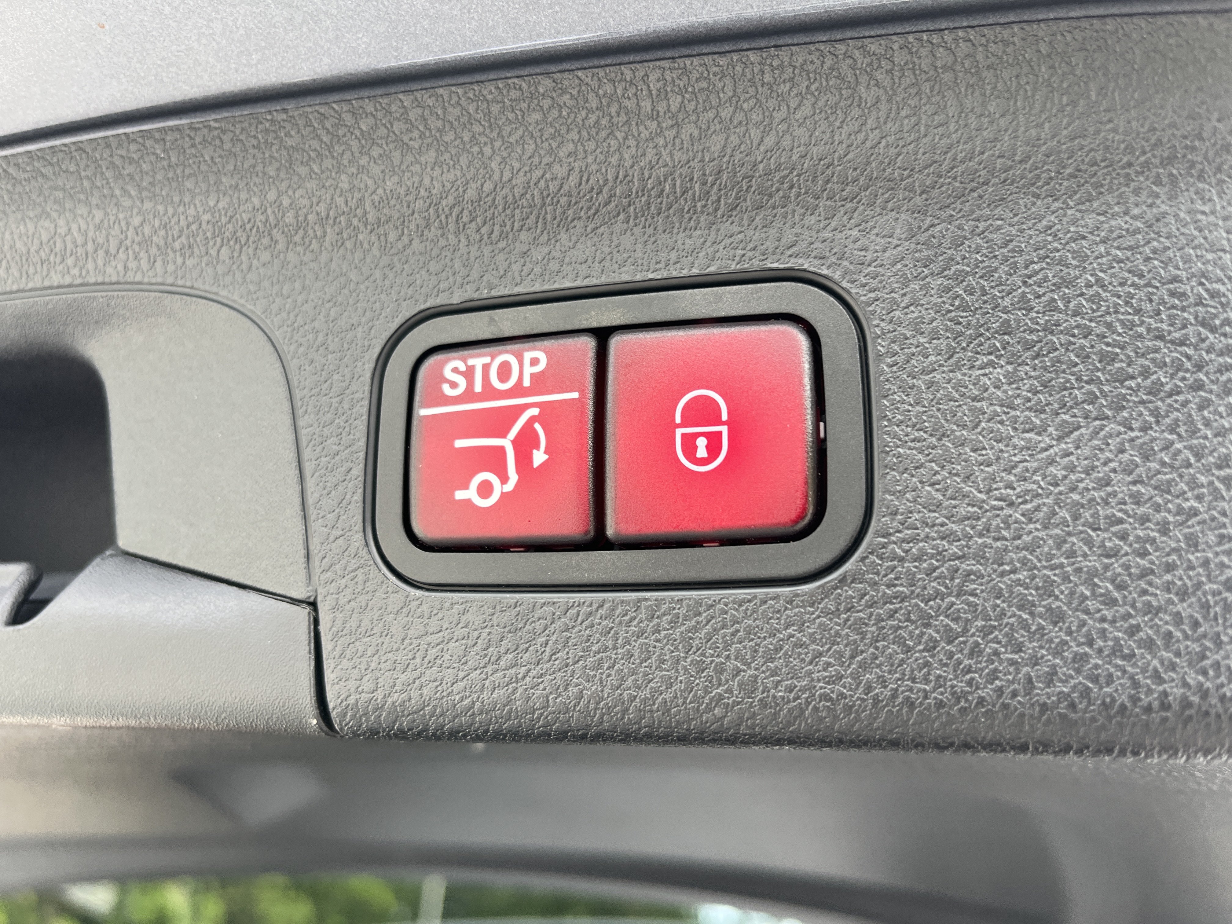 Certified 2025 Mercedes-Benz GLE 450e 4MATIC image 12