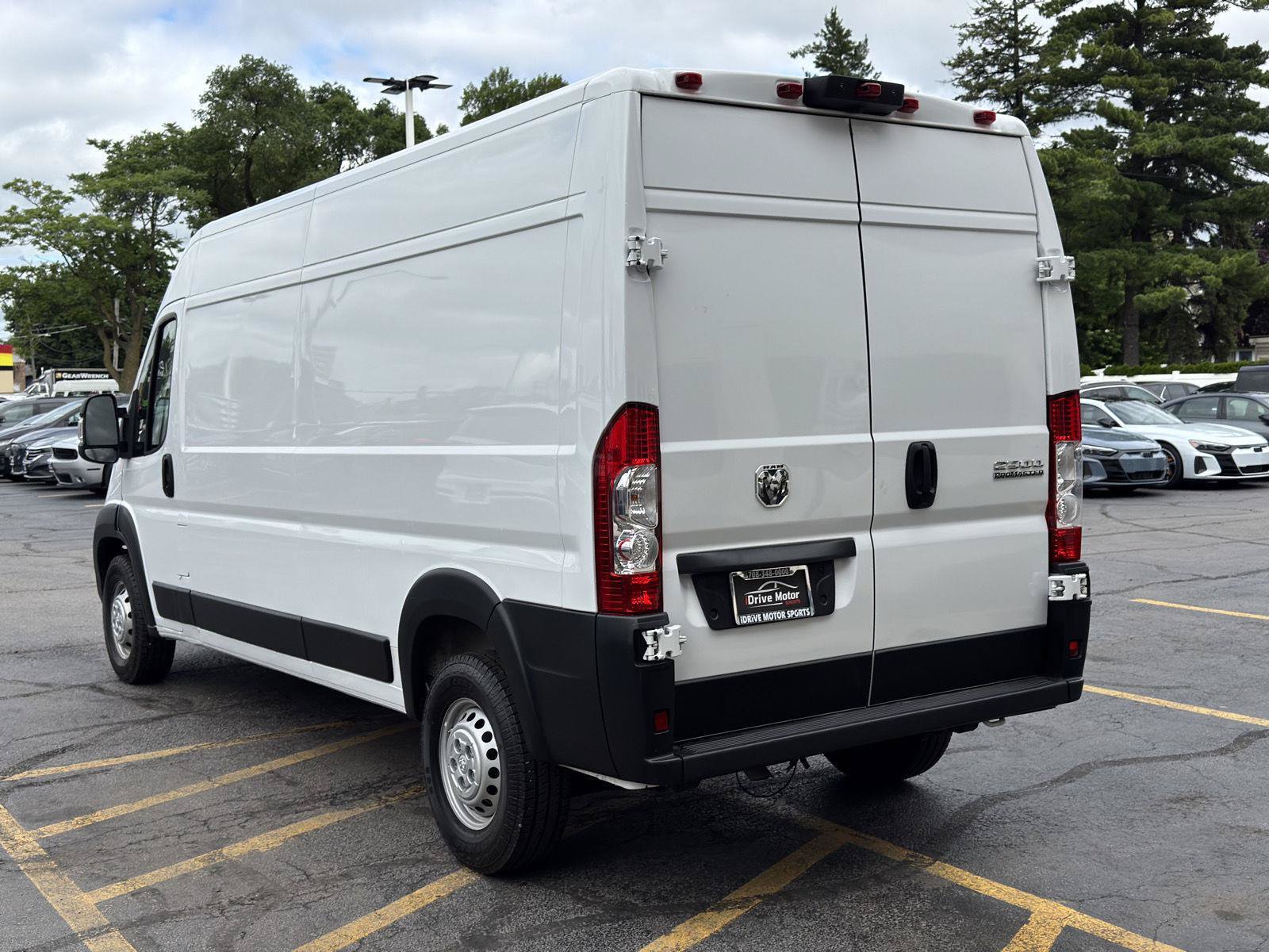 Used 2025 RAM ProMaster 2500 w/ Convenience Group FWD image 8