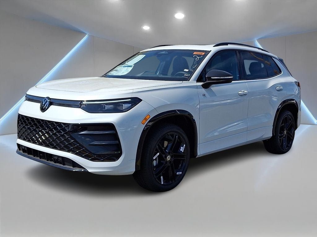 New 2026 Volkswagen Tiguan SE R-Line AWD/4WD image 2