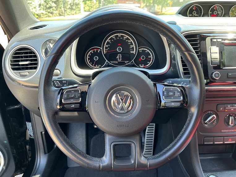 Used 2013 Volkswagen Beetle 2.0T FWD image 10