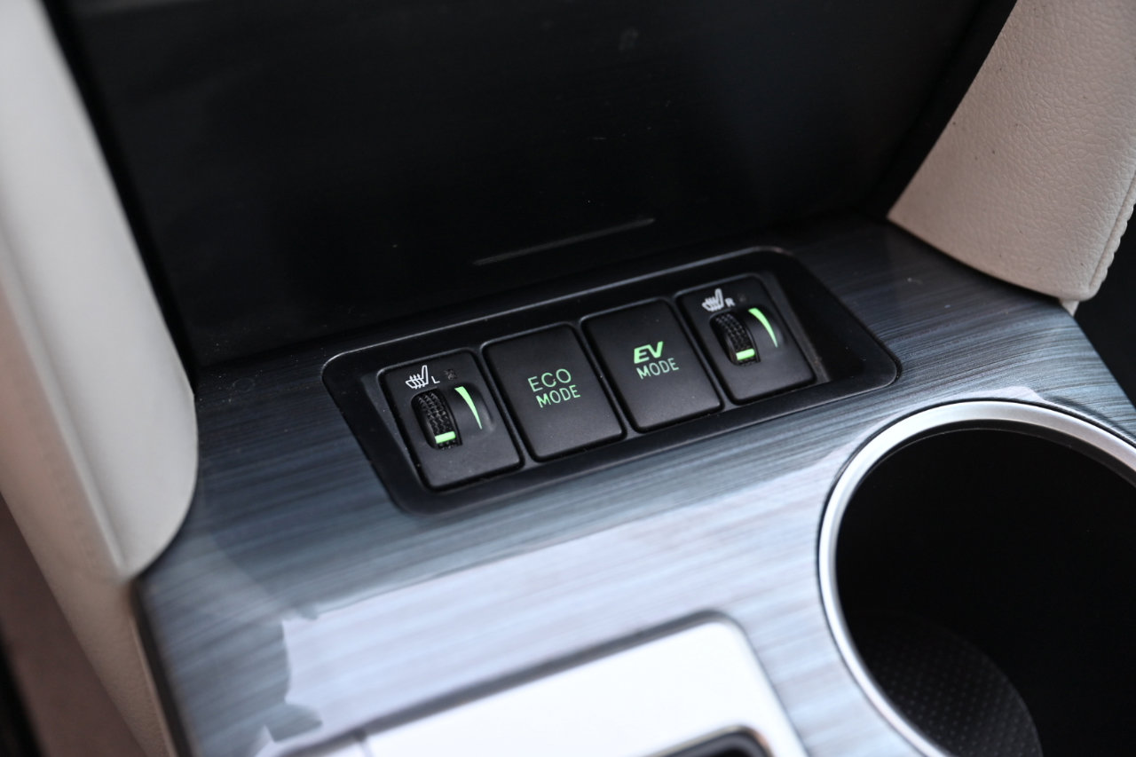 Used 2012 Toyota Camry XLE w/ Leather Pkg image 29