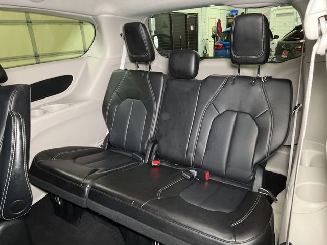 Used 2024 Chrysler Pacifica Select image 56