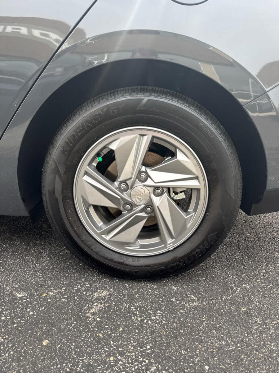 New 2026 Hyundai Elantra SE FWD image 19