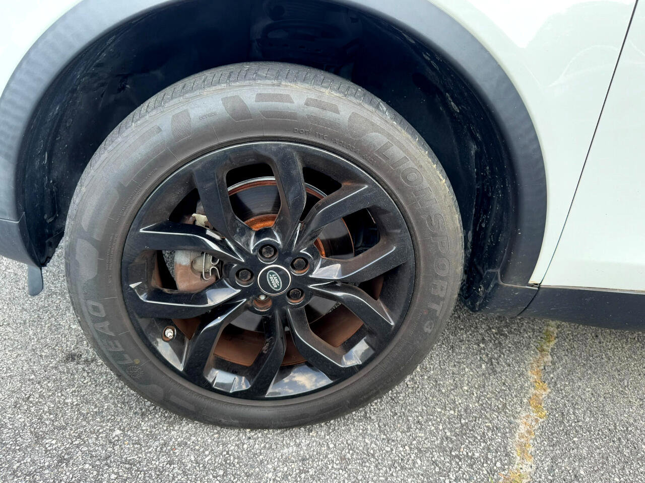 Used 2018 Land Rover Discovery Sport HSE image 34