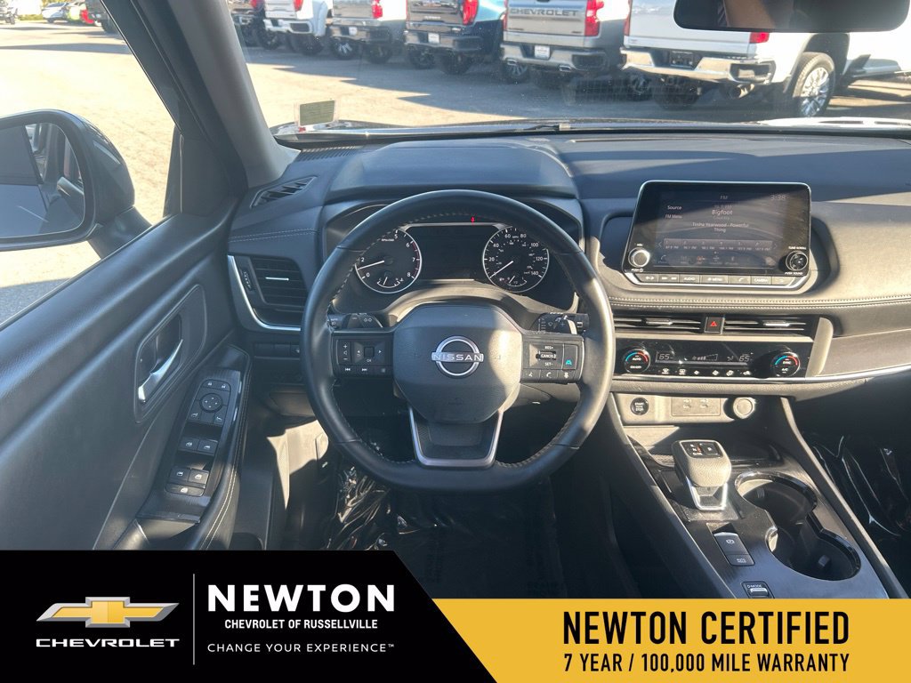 Used 2025 Nissan Rogue SV FWD image 19