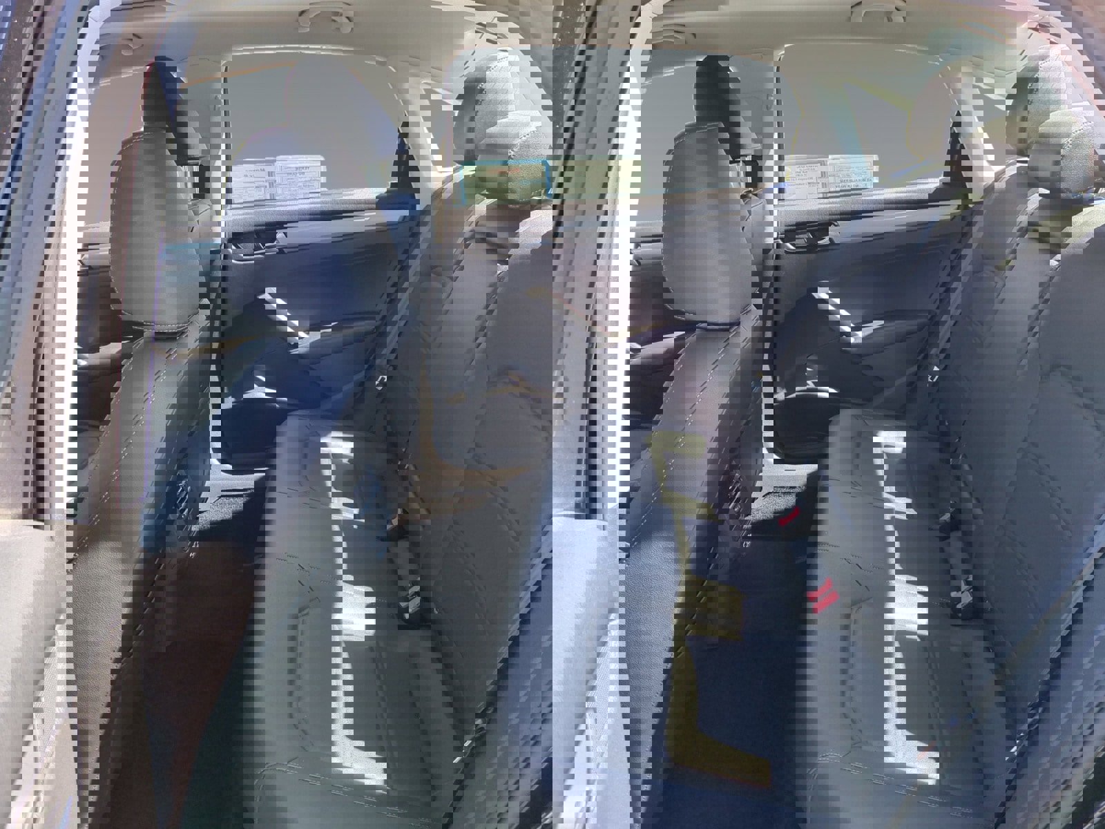 Used 2022 Volkswagen Passat 2.0T SE image 13