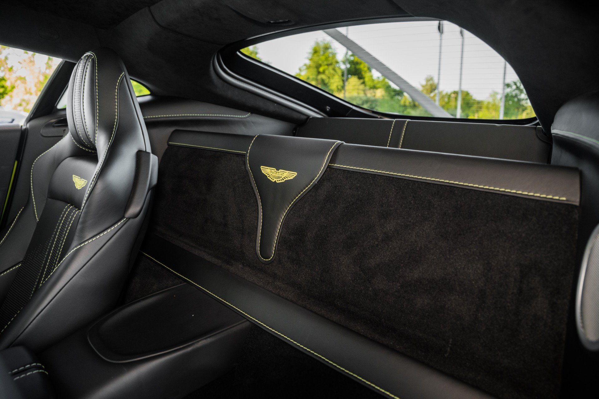 Used 2020 Aston Martin V8 Vantage Coupe RWD image 14