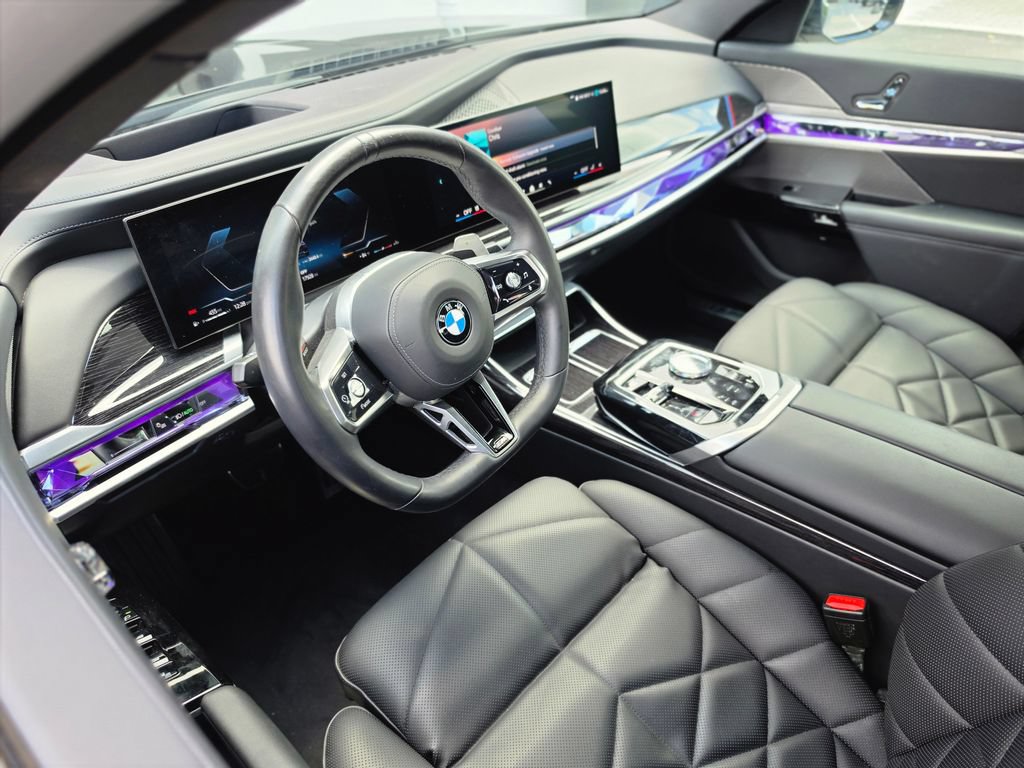 Used 2025 BMW 740i xDrive AWD/4WD image 15