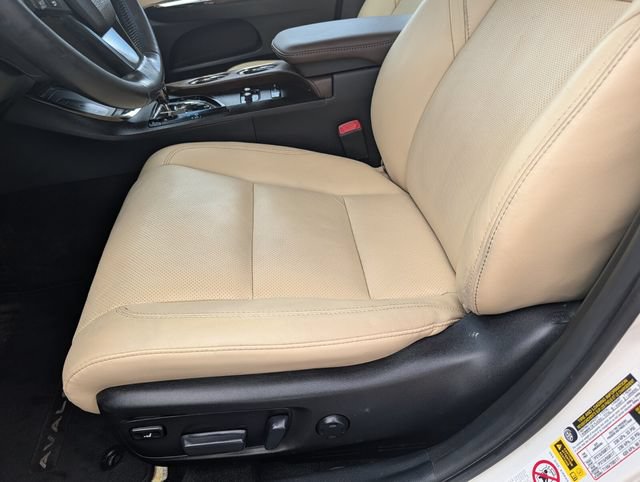 Used 2014 Toyota Avalon Limited w/ Technology Package FWD image 10