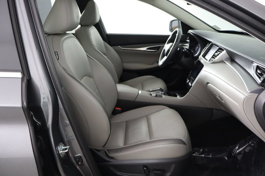 Used 2023 INFINITI QX50 Luxe FWD image 18
