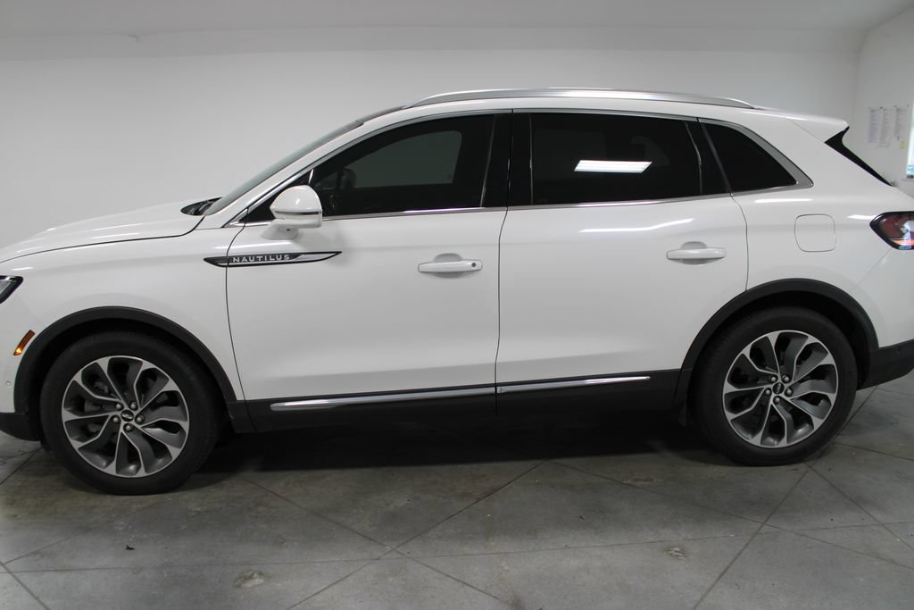 Used 2022 Lincoln Nautilus Reserve w/ Equipment Group 201A FWD image 6