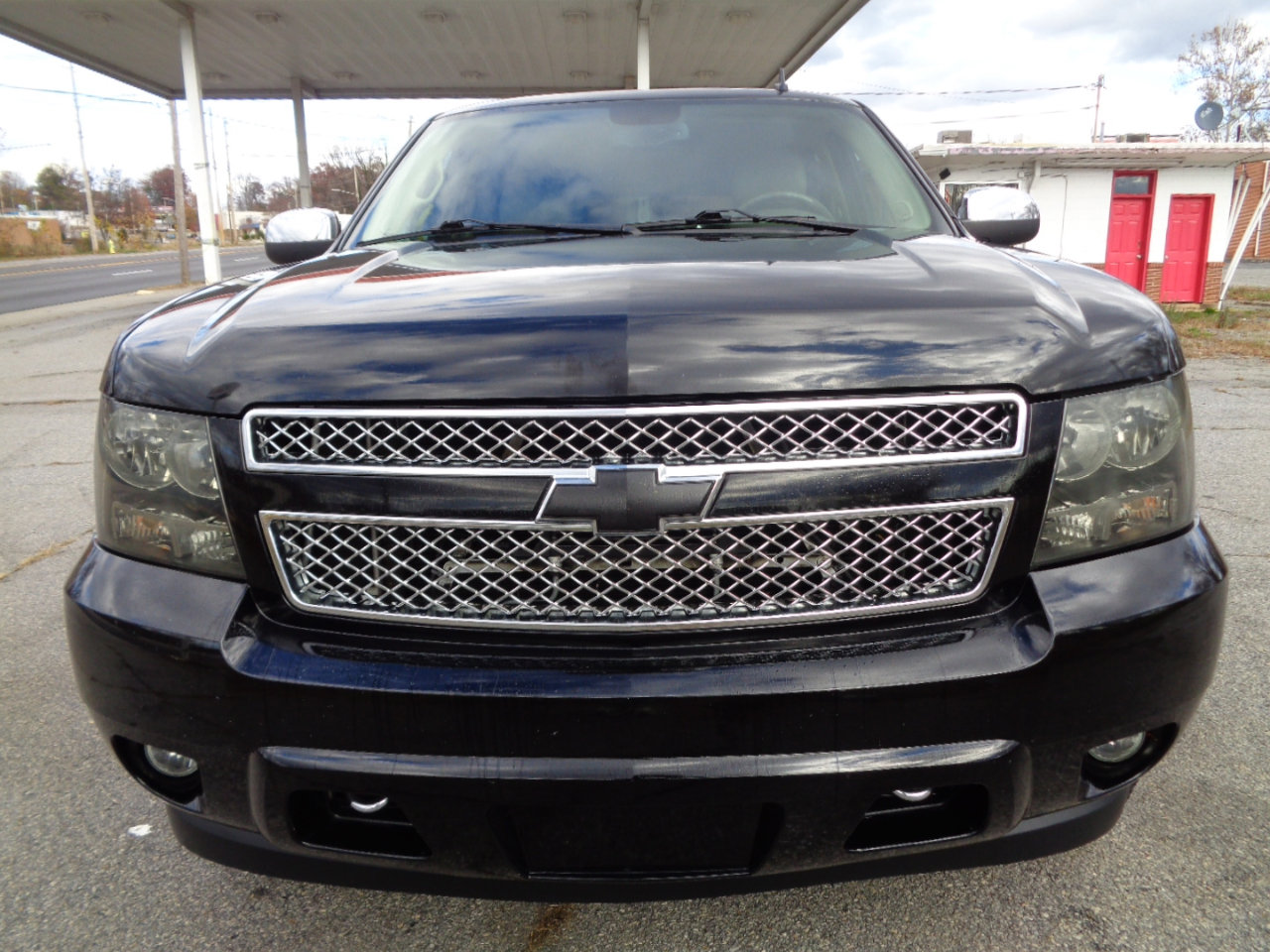Used 2012 Chevrolet Tahoe LTZ AWD/4WD image 2