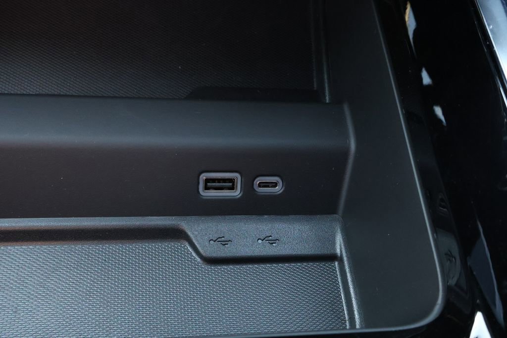 New 2026 Chevrolet Tahoe High Country w/ Sun And Tow Package image 33