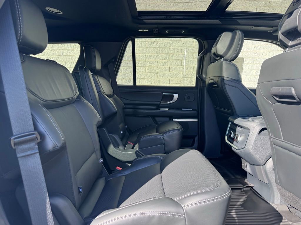 New 2026 Ford Expedition Platinum w/ Stealth Performance Package image 19