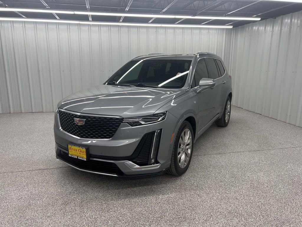 Used 2023 Cadillac XT6 Premium Luxury w/ Technology Package image 3
