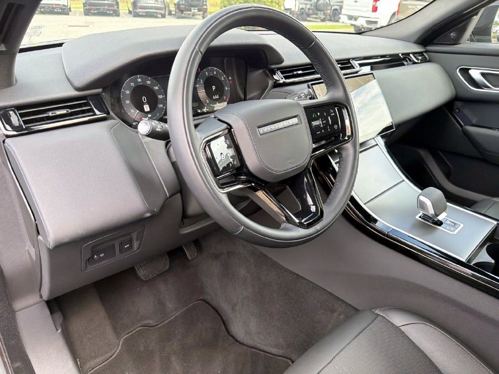 Used 2026 Land Rover Range Rover Velar S AWD/4WD image 20